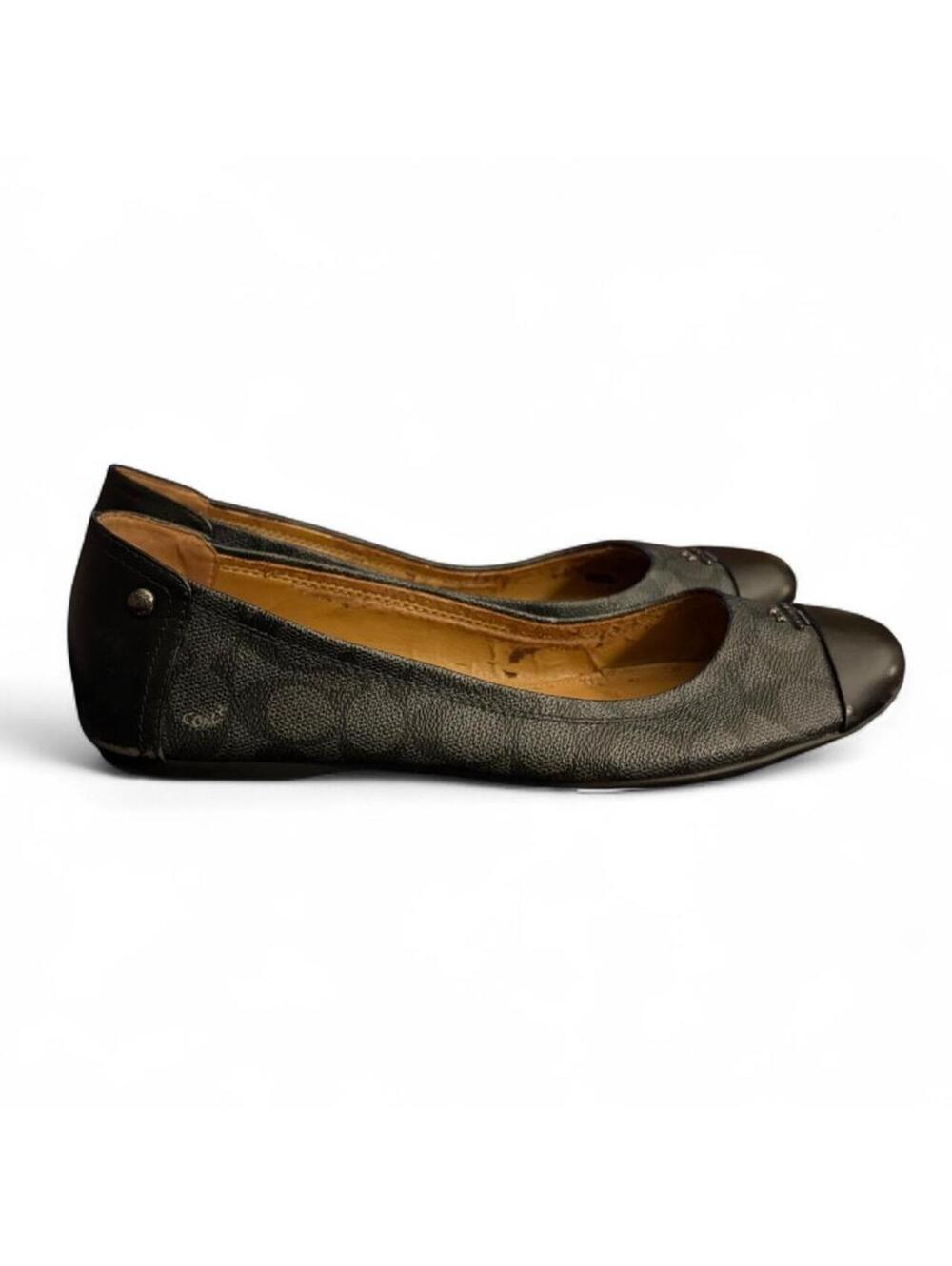Beautiful Coach ballet flats C monogram  minor flaws